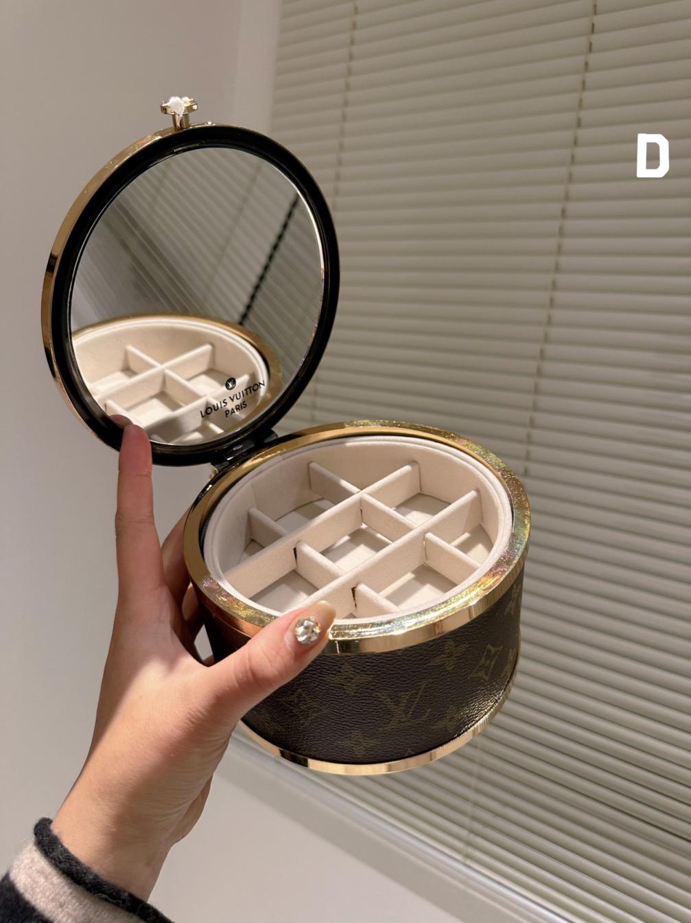 LV Louis vuitton jewelry box 131368