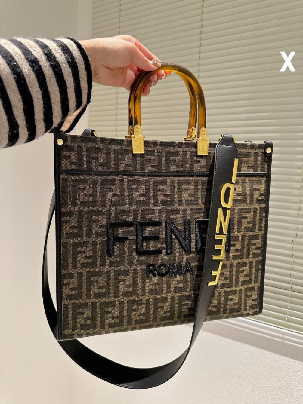 Fendi peekabo tote hand bag 131366