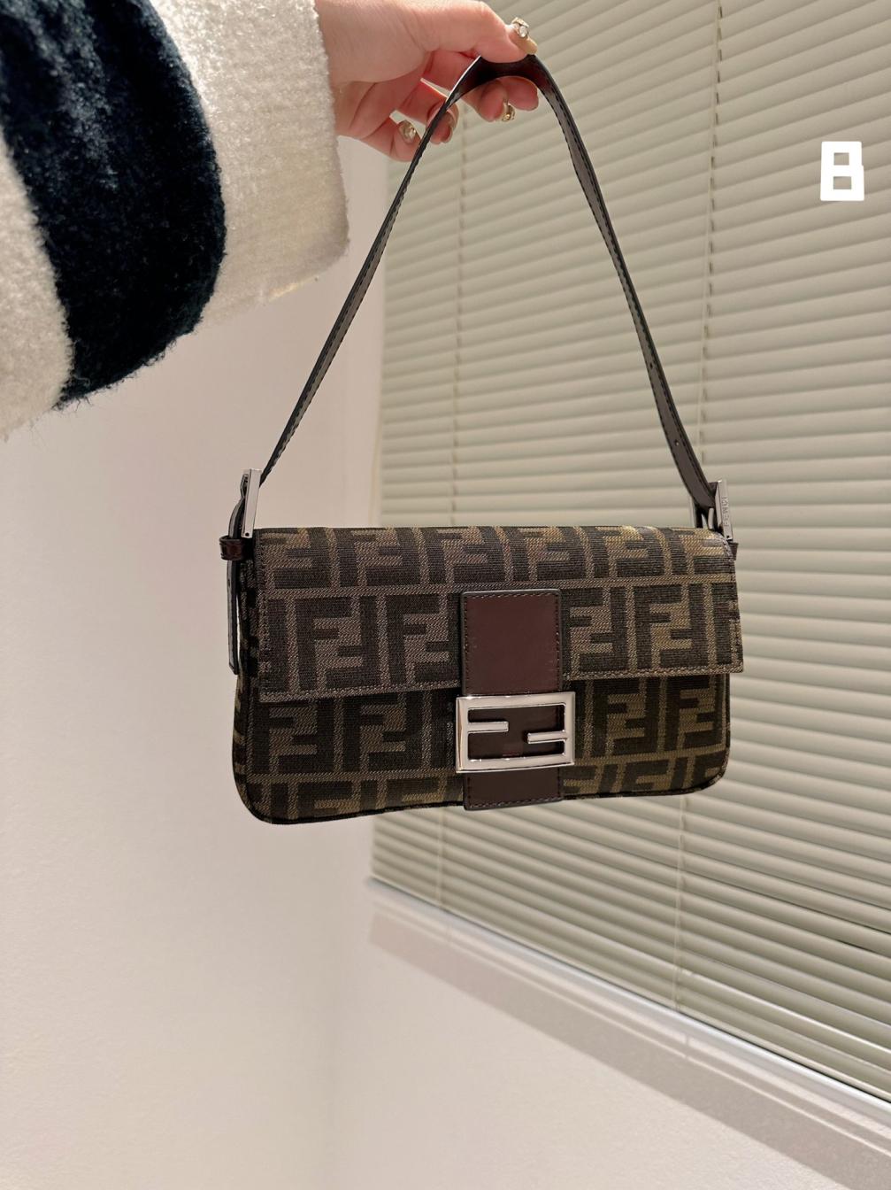 Fendi vintage Baguette bag 131532