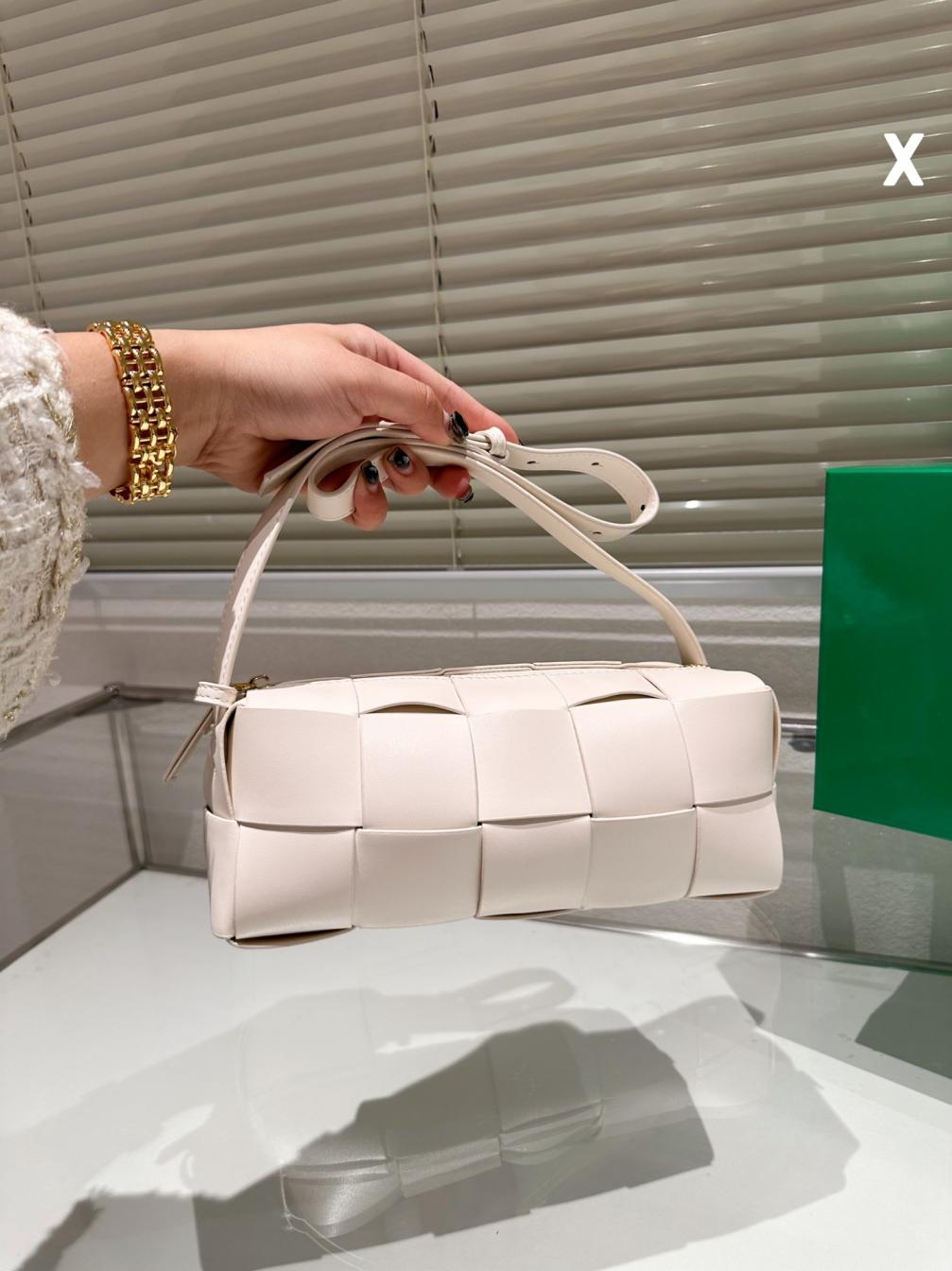 BV BOTTEGA VENETA CASSETTE Bag 131723