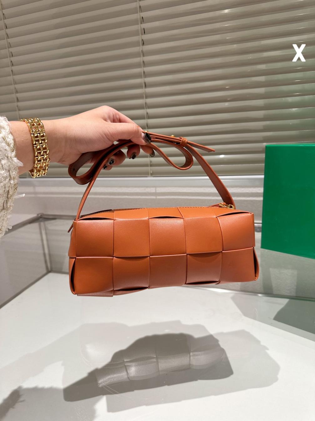 BV BOTTEGA VENETA CASSETTE Bag 131723