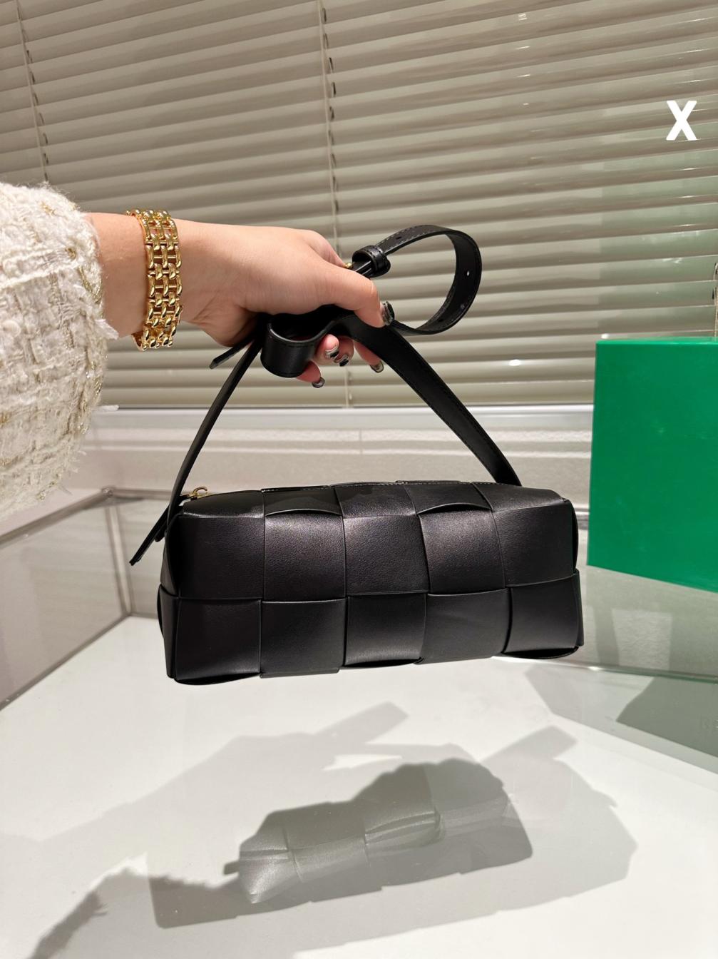 BV BOTTEGA VENETA CASSETTE Bag 131723