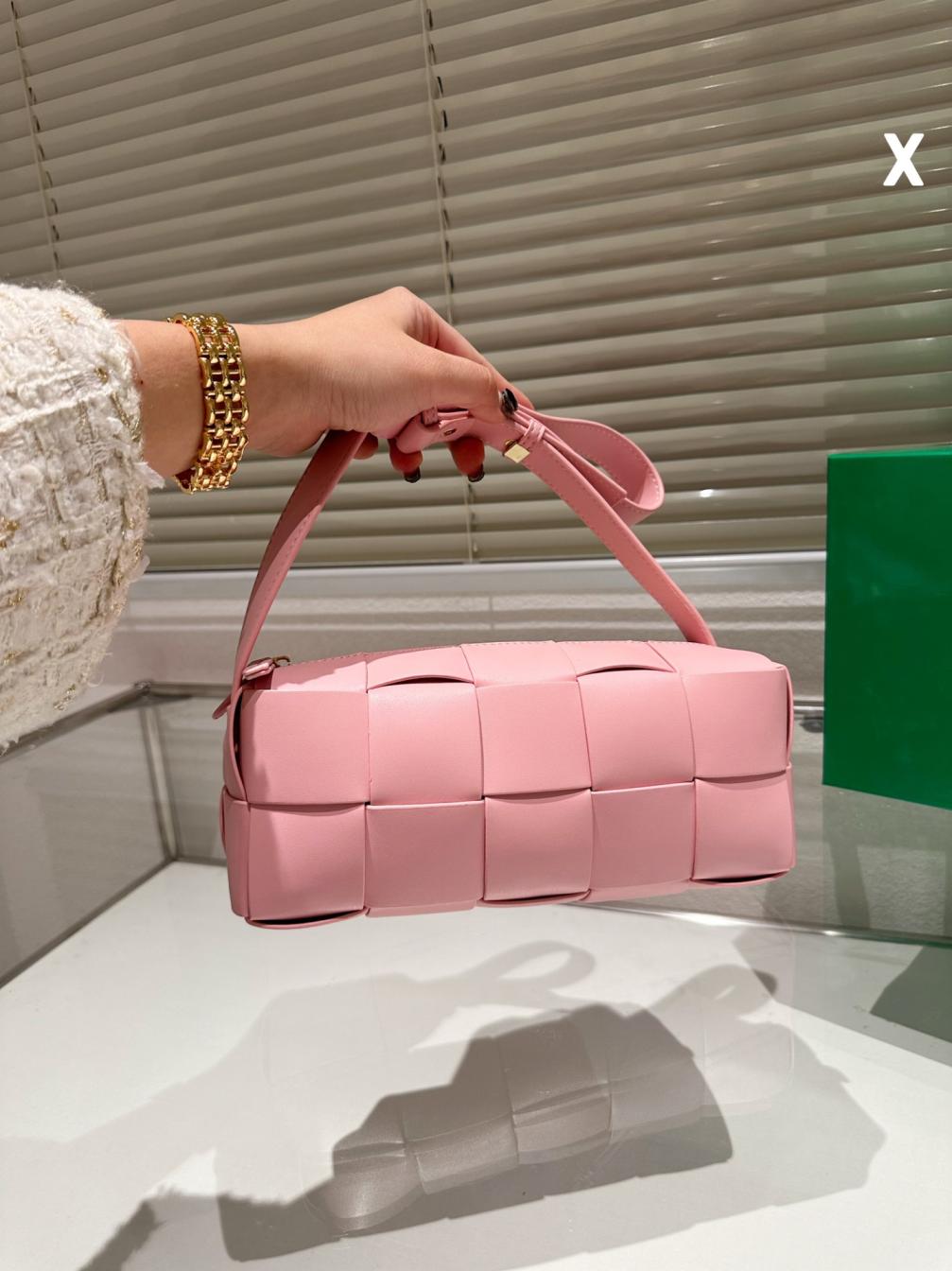 BV BOTTEGA VENETA CASSETTE Bag 131723