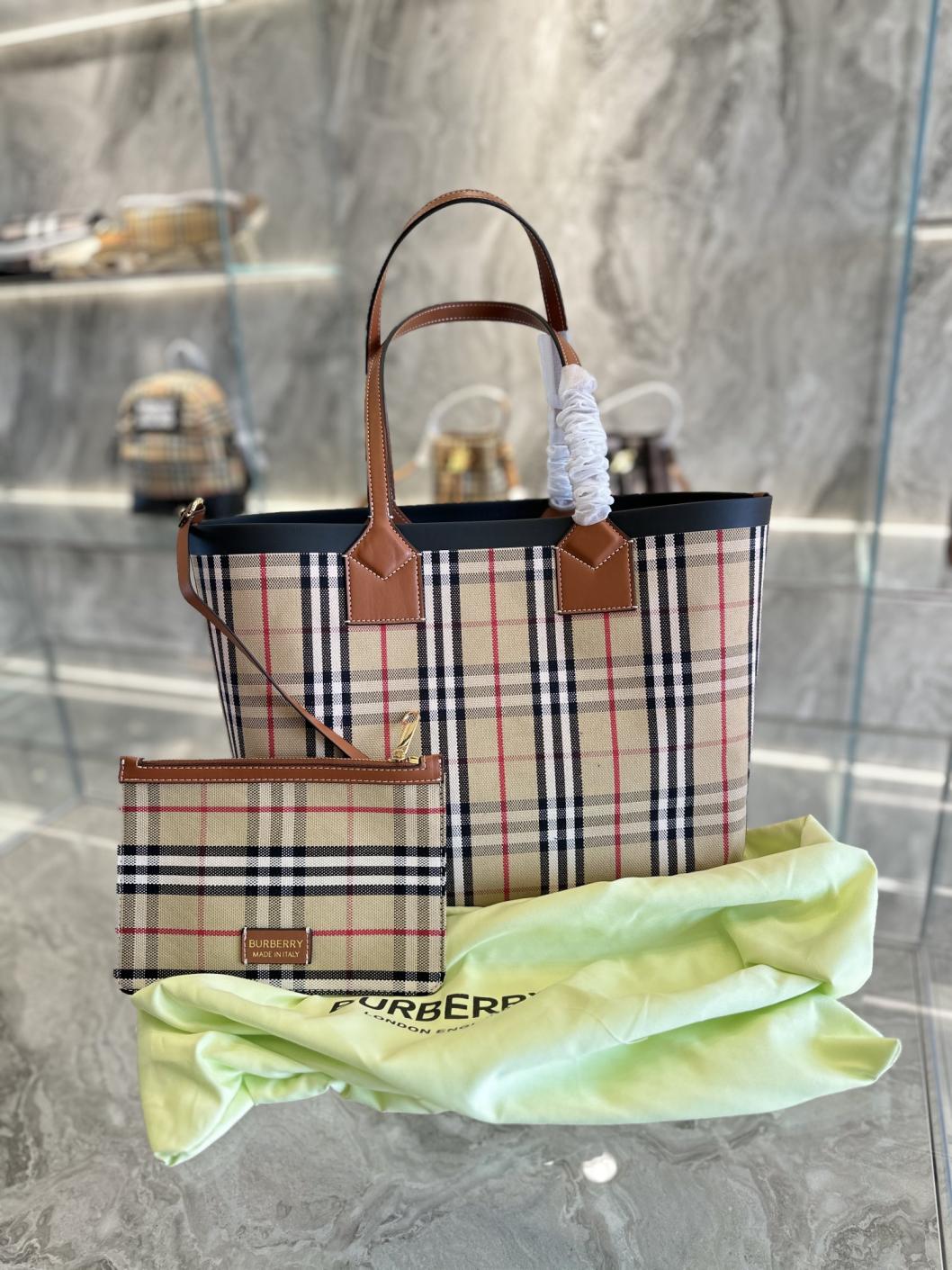 Burberry shopping tote bag