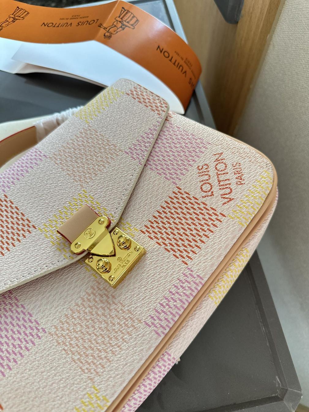 LV 24 summer Damier Pochette Metis bag 133912