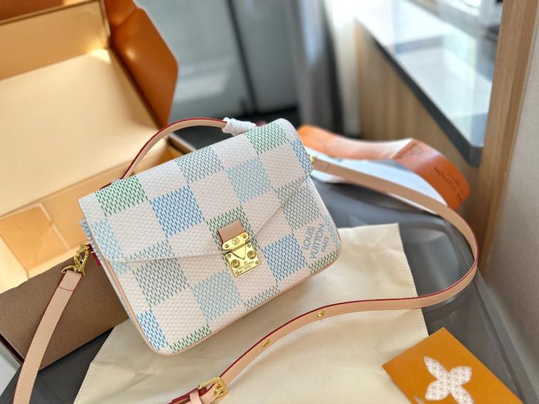 LV 24 summer Damier Pochette Metis bag 133911