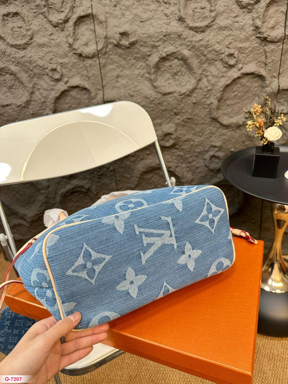 LV denim neverfull hand bag