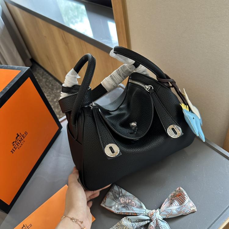 Hermes leather Lindy pop handbag