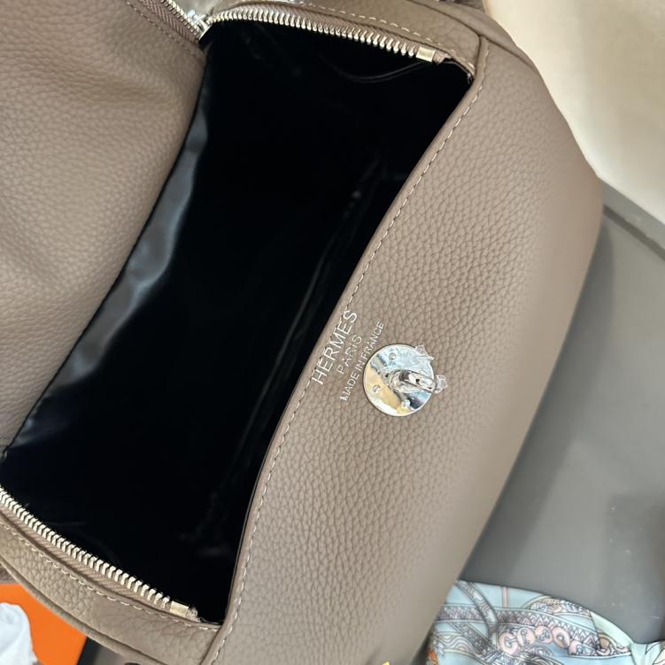 Hermes leather Lindy pop handbag