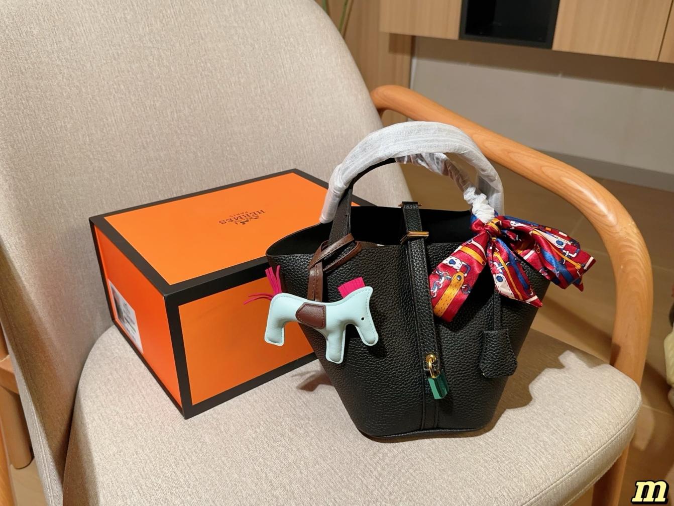 Hermes Picotin lock 18cm