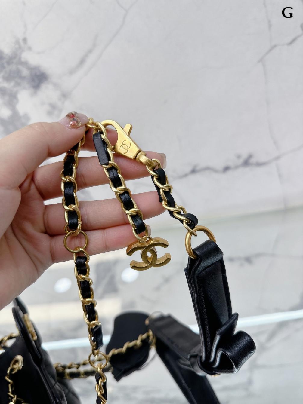 Chanel new Bow lambskin 21K waistbag 131689