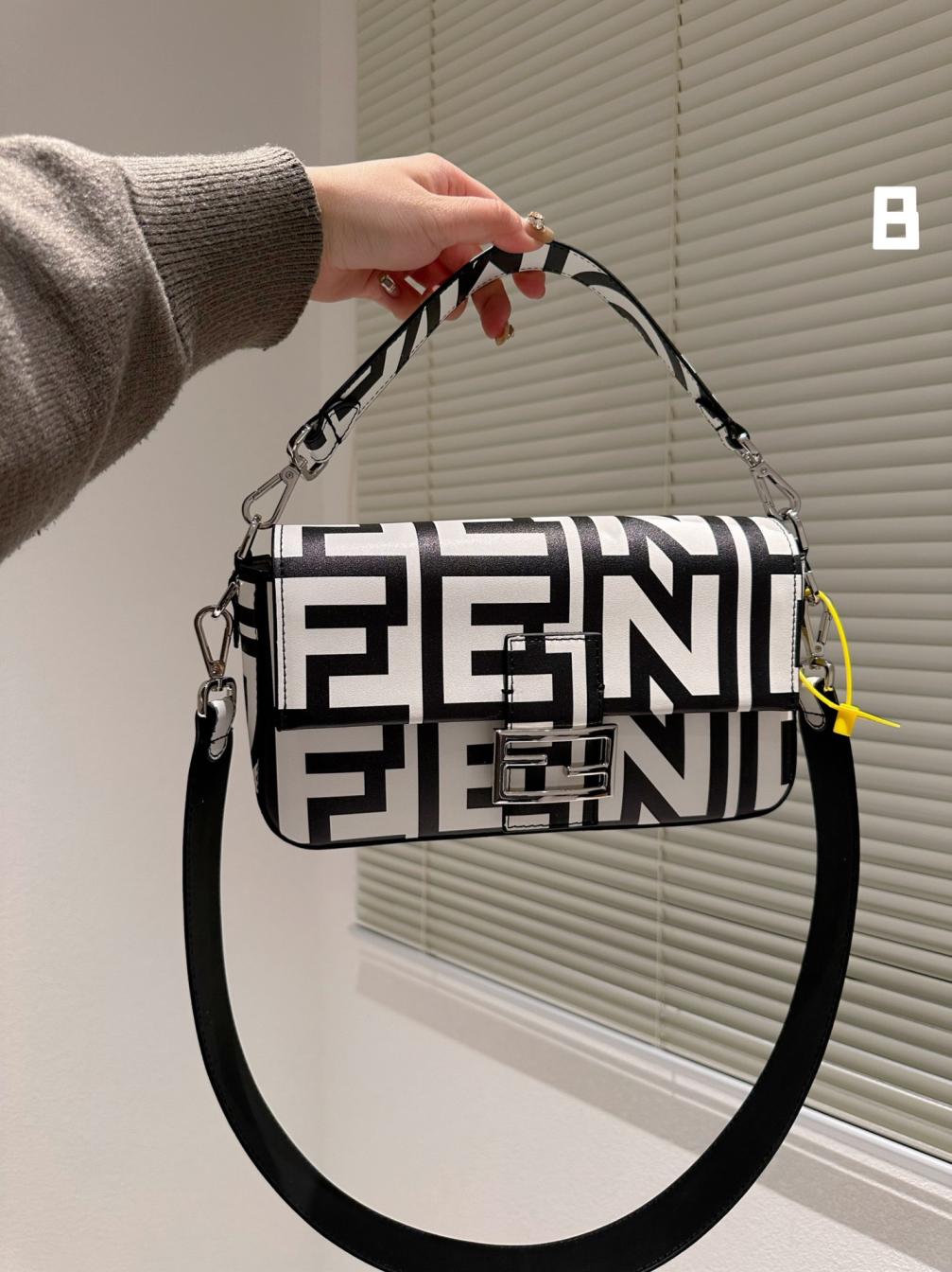 Fendi Vintage Baguette bag 131453