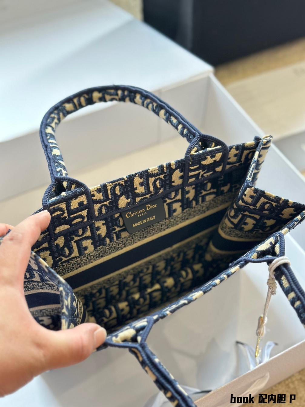 Dior book tote bag 132740
