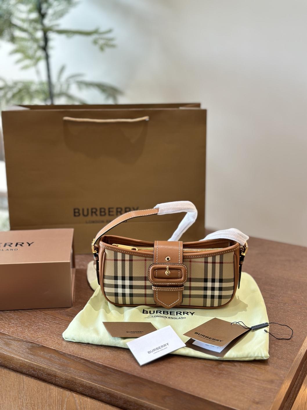 BURBERRY HAND BAG 134436