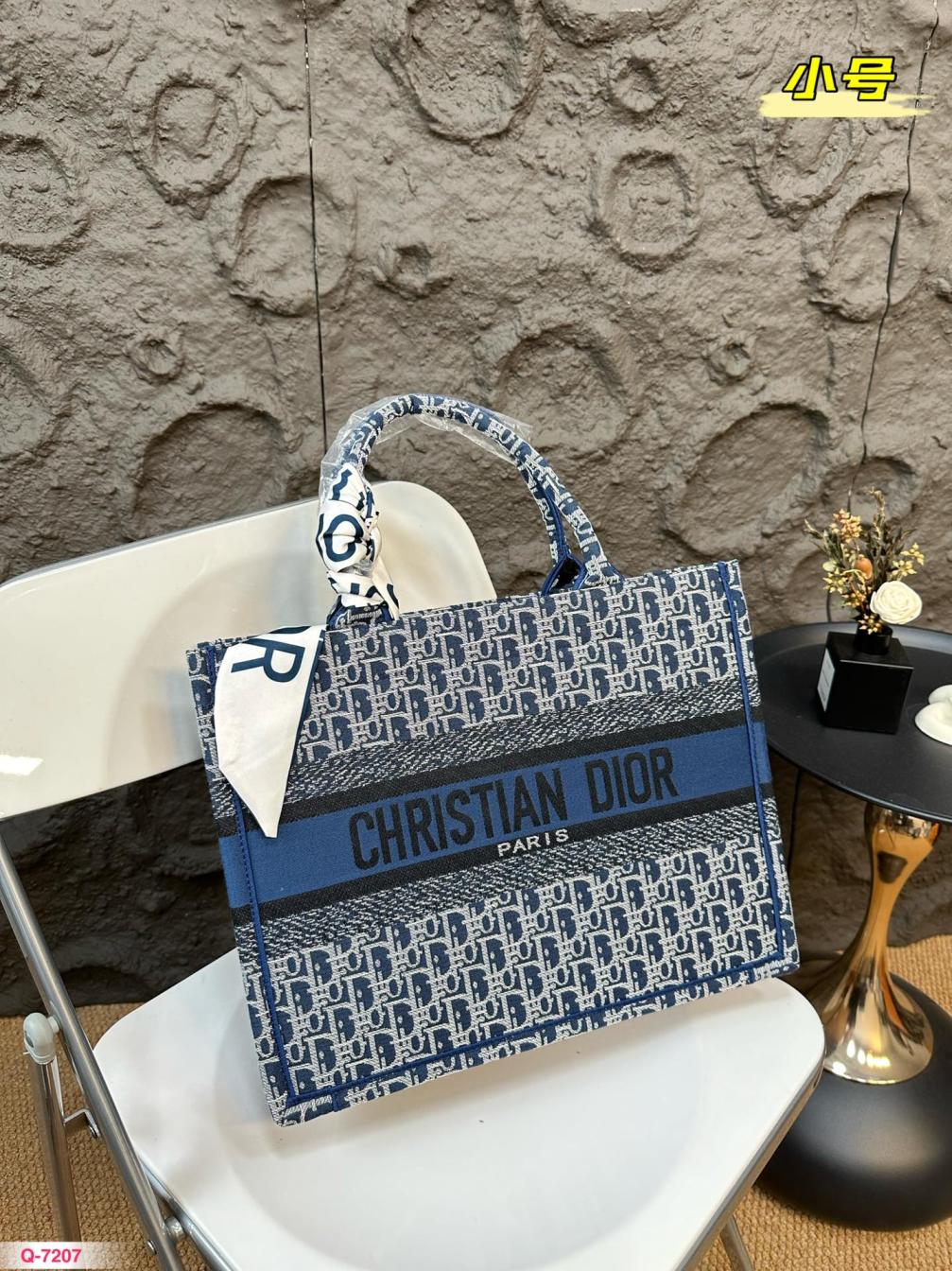 Dior Tote book hand bag