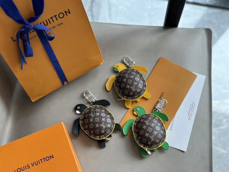 LV Louis vuitton Turtle key chain