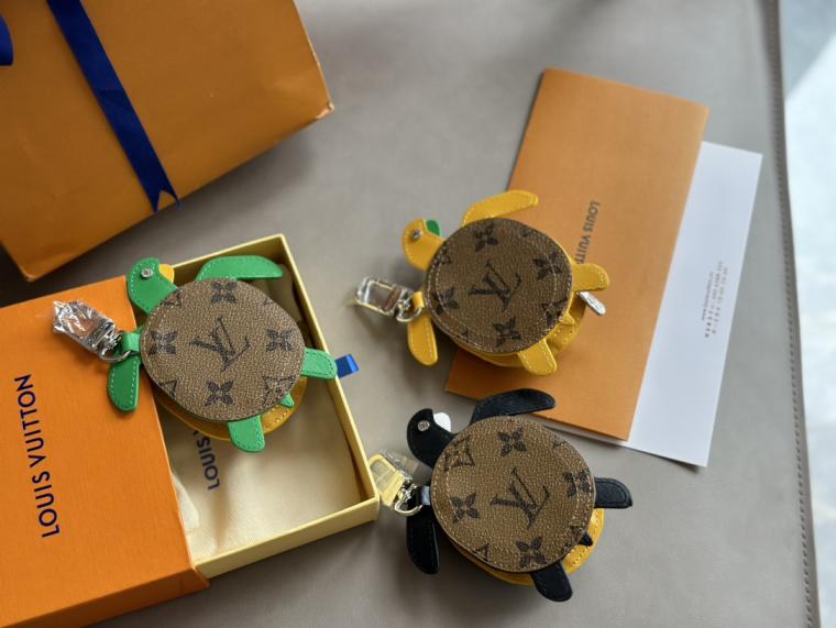 LV Louis vuitton Turtle key chain