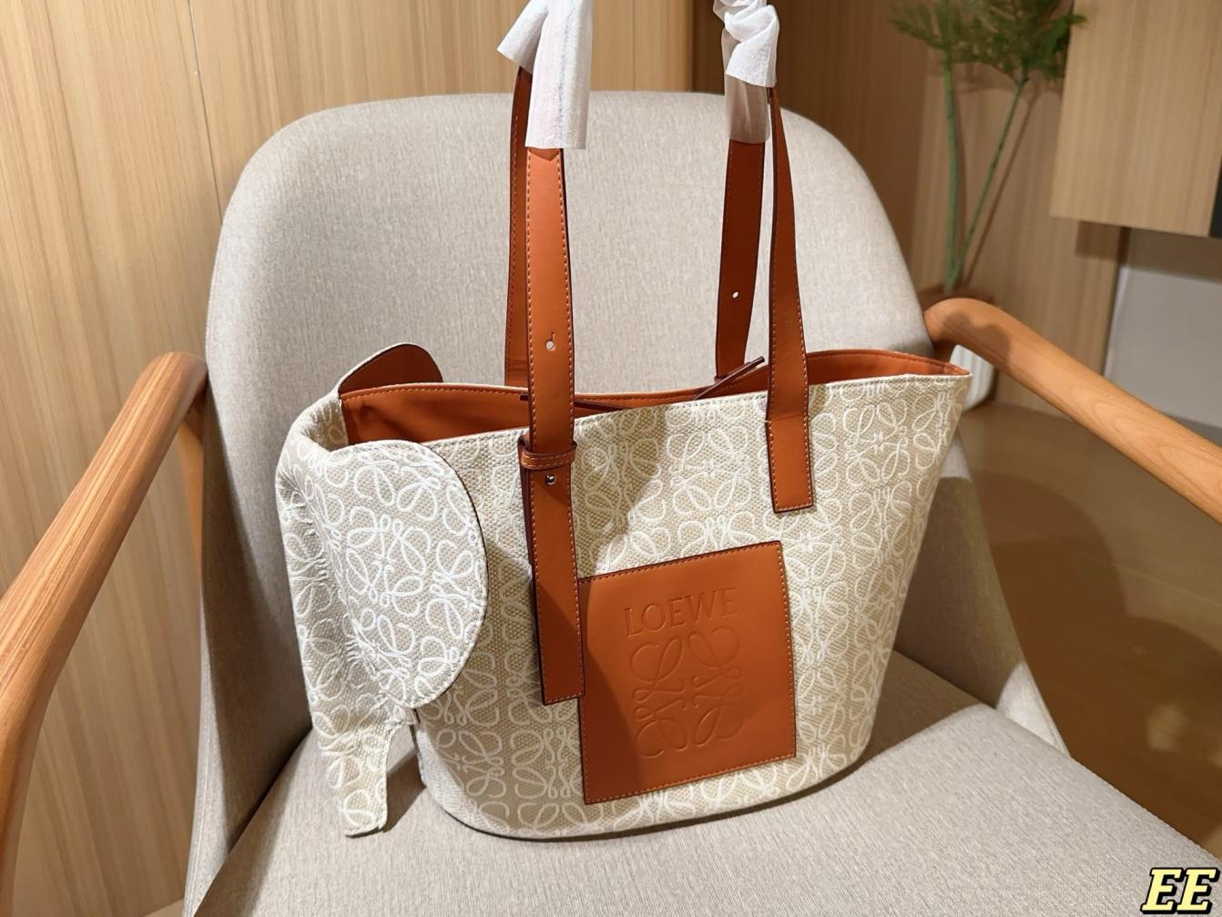 Loewe Elephant tote handbag 135874