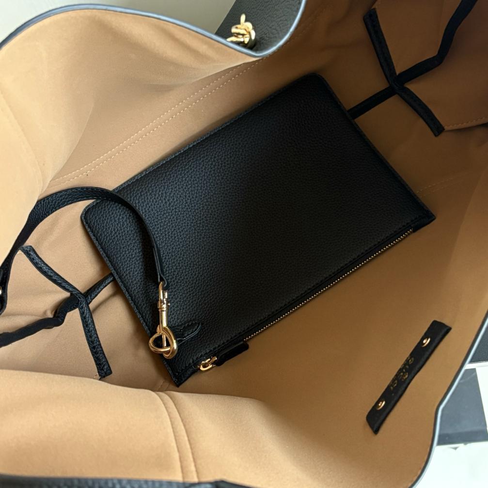 Gucci handbag SOFTBIT black