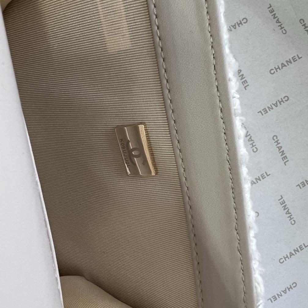 Chanel Flap Pearl handle chain bag size 18