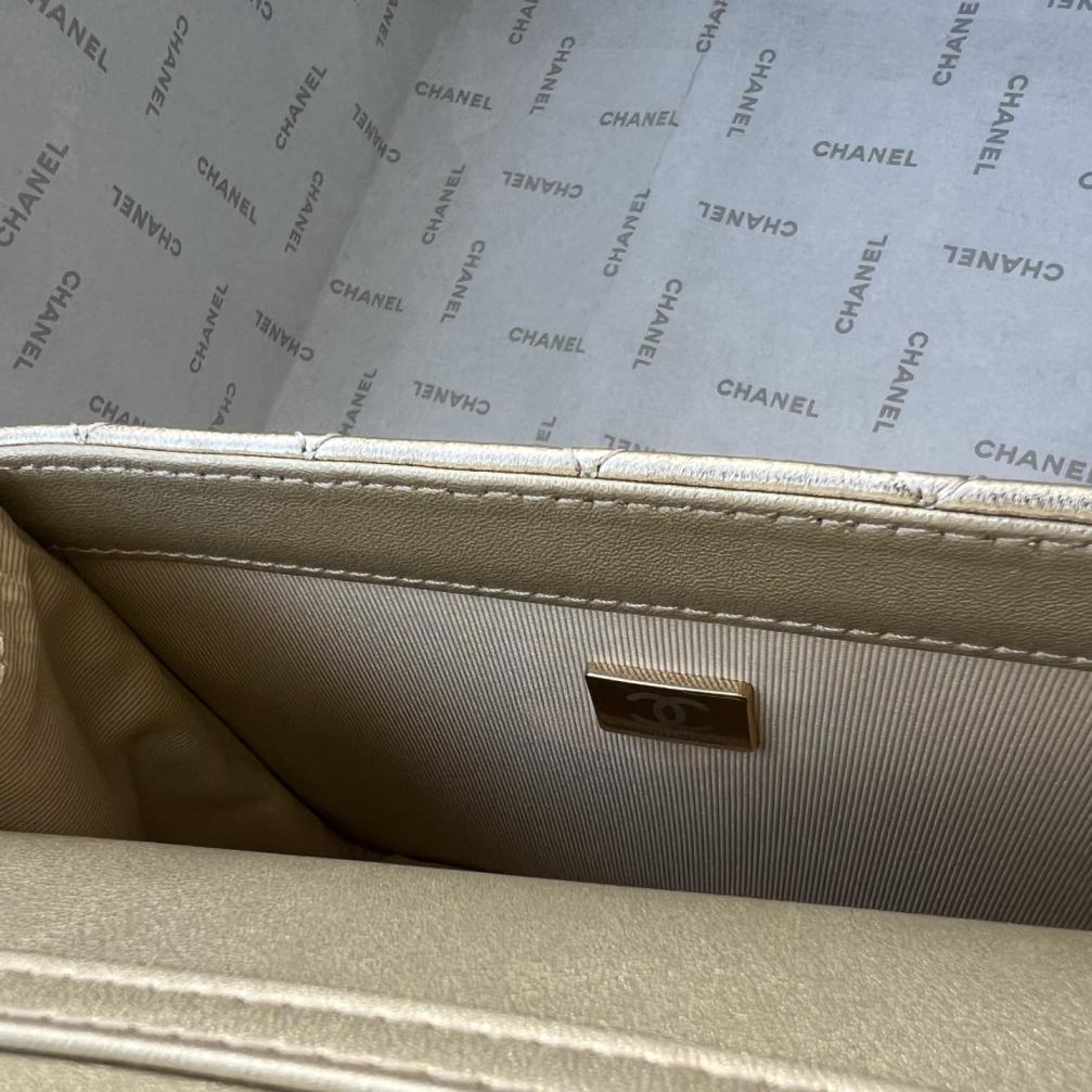 Chanel Flap Pearl handle chain bag size 18 leather