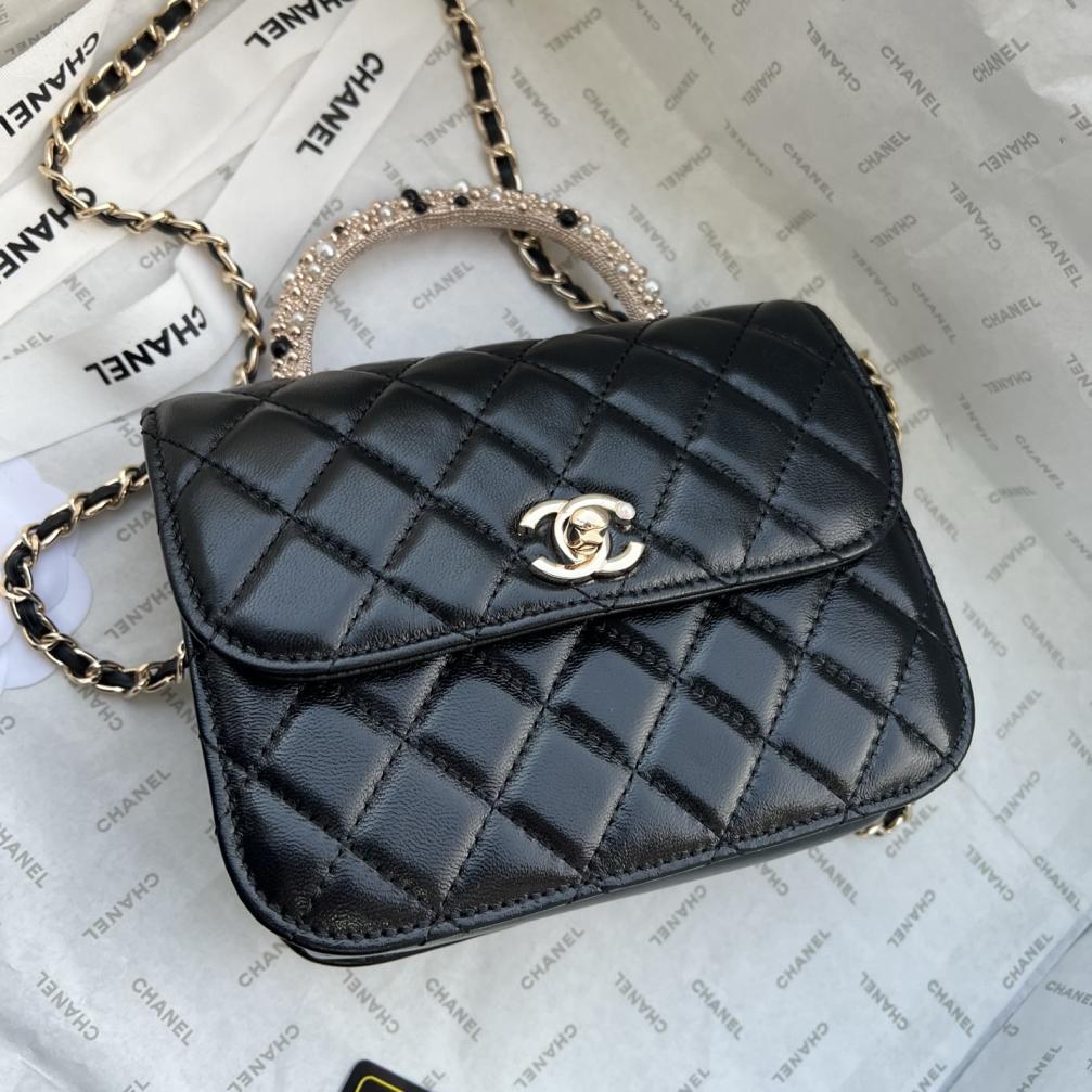 Chanel Flap Pearl handle chain bag size 18 leather