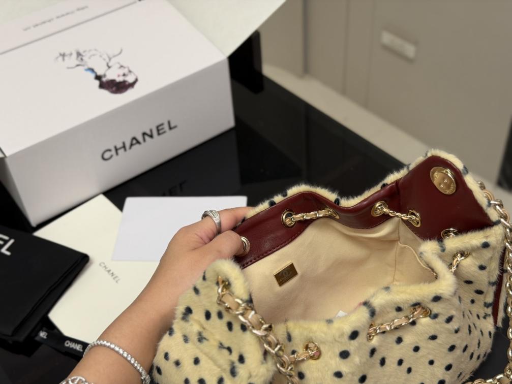 Jennie 26A Chanel tote 25bag