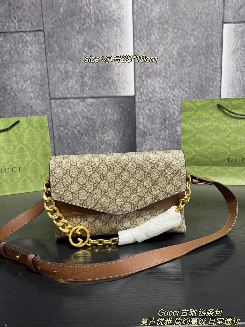 Gucci Retro Elegant GG Pattern Flap Handbag