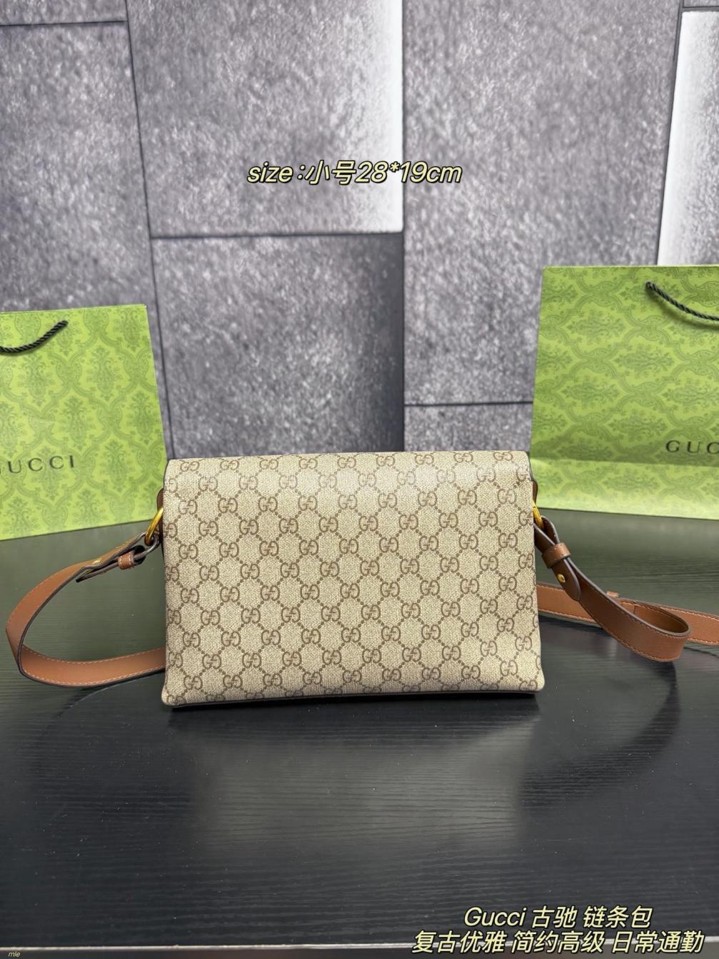 Gucci Retro Elegant GG Pattern Flap Handbag