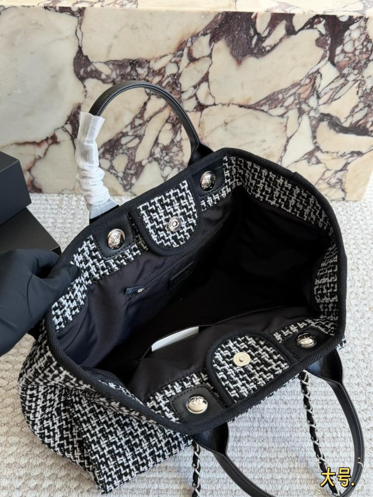 Chanel CC Deauville Tote bag